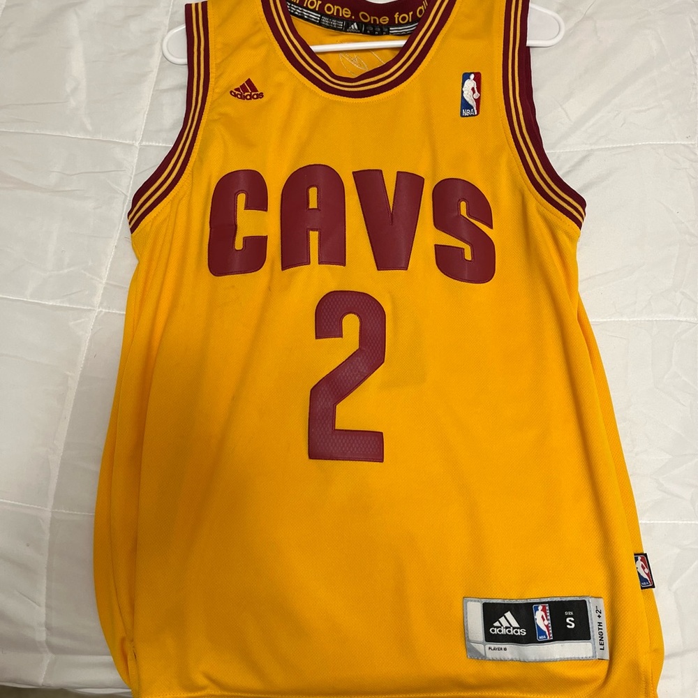 Cavs jersey kyrie